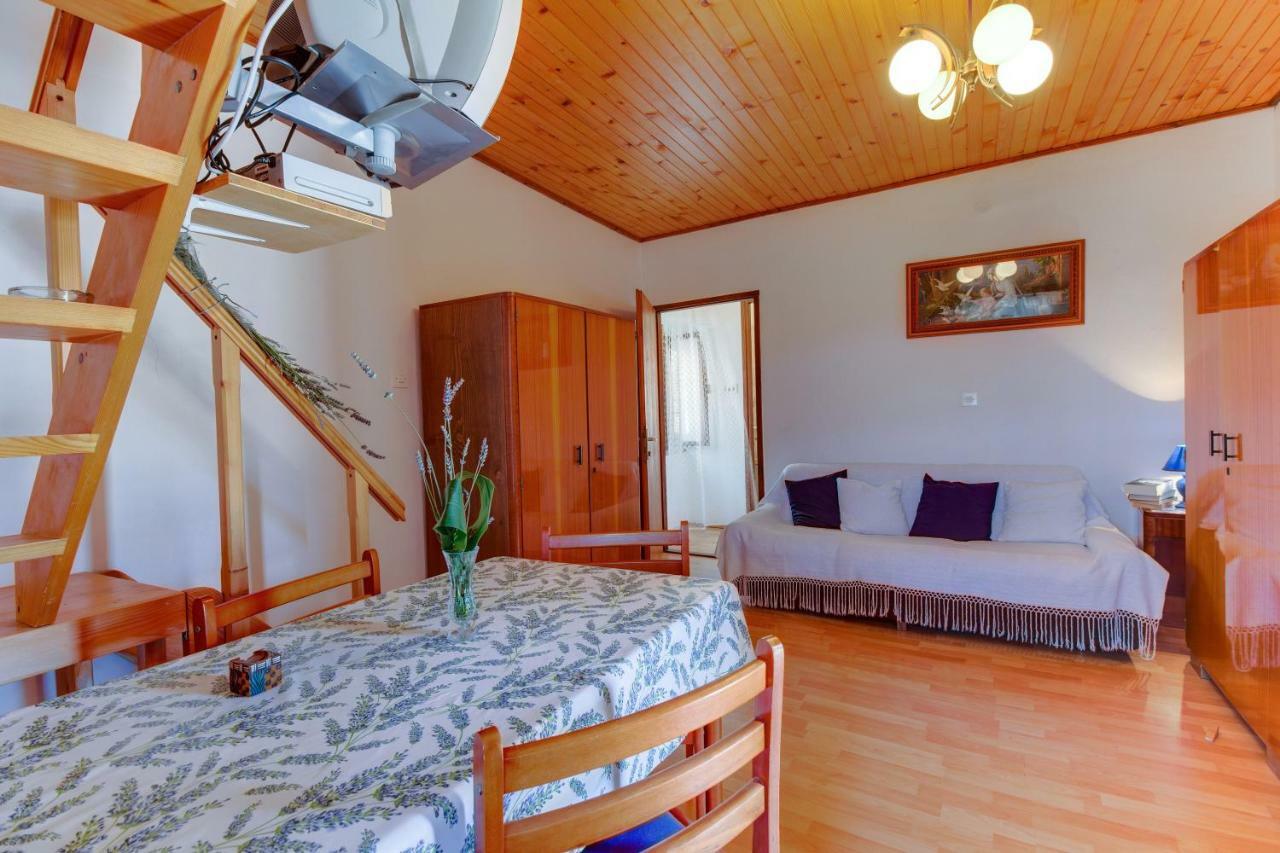 Apartman Corino Veli Losinj Exterior photo
