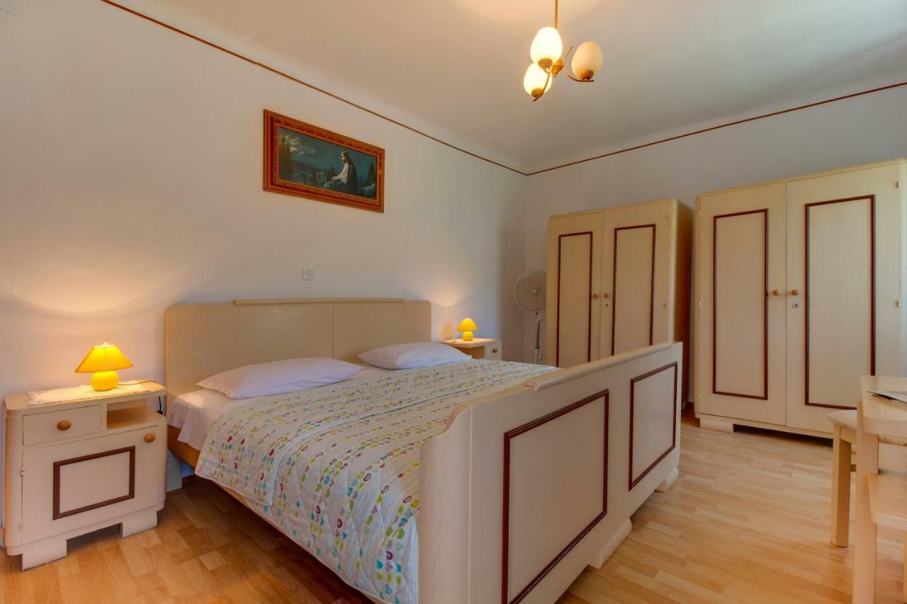 Apartman Corino Veli Losinj Exterior photo